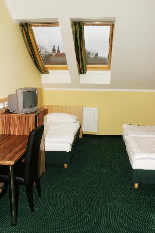 Hotel U Divadla Znojmo Cameră foto